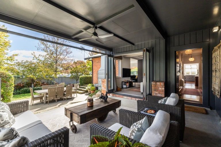 Photo of property in 2 Greenwood Road, Havelock North, 4130