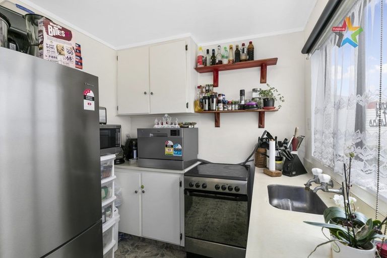 Photo of property in 6a Mossburn Grove, Kelson, Lower Hutt, 5010