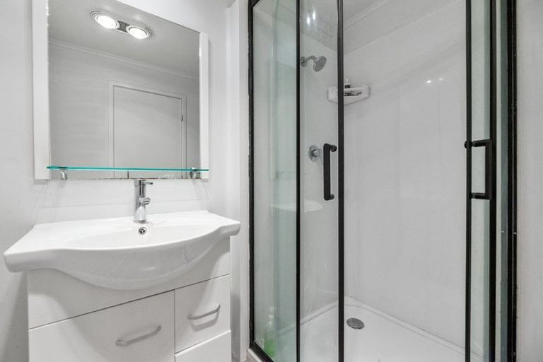 Photo of property in 111 Windermere Drive, Poike, Tauranga, 3112