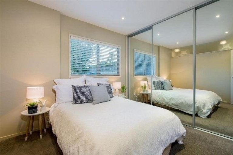 Photo of property in 20 Beechwood Road, Rothesay Bay, Auckland, 0630