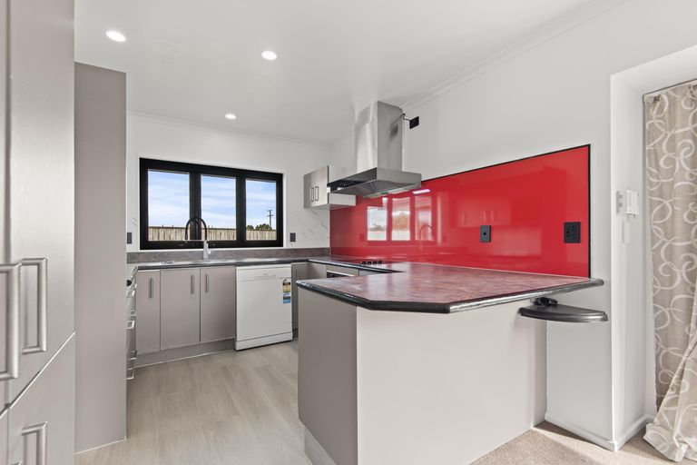 Photo of property in 9 Alpine Grove, Kelvin Grove, Palmerston North, 4414