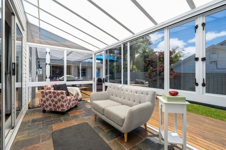 Photo of property in 1/24 Toroa Street, Torbay, Auckland, 0630