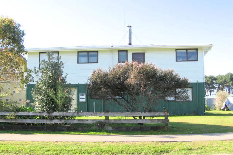 Photo of property in 13 Captain Cook Road, Cooks Beach, Whitianga, 3591