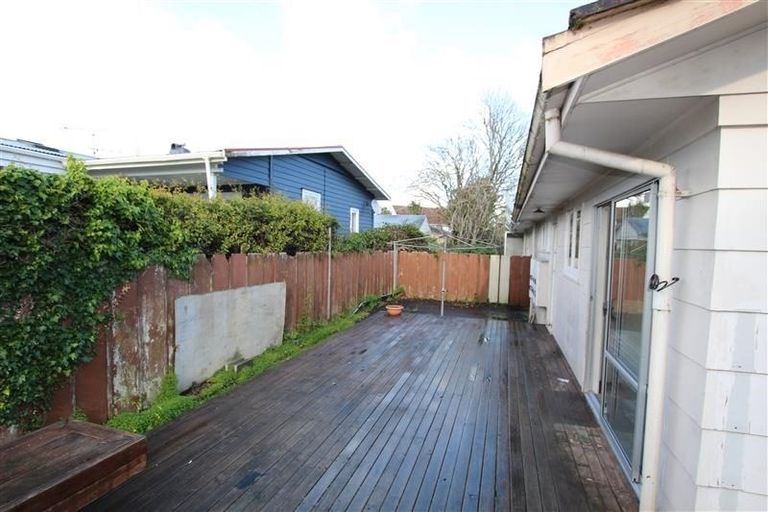 Photo of property in 2/21 Gardner Avenue, New Lynn, Auckland, 0600