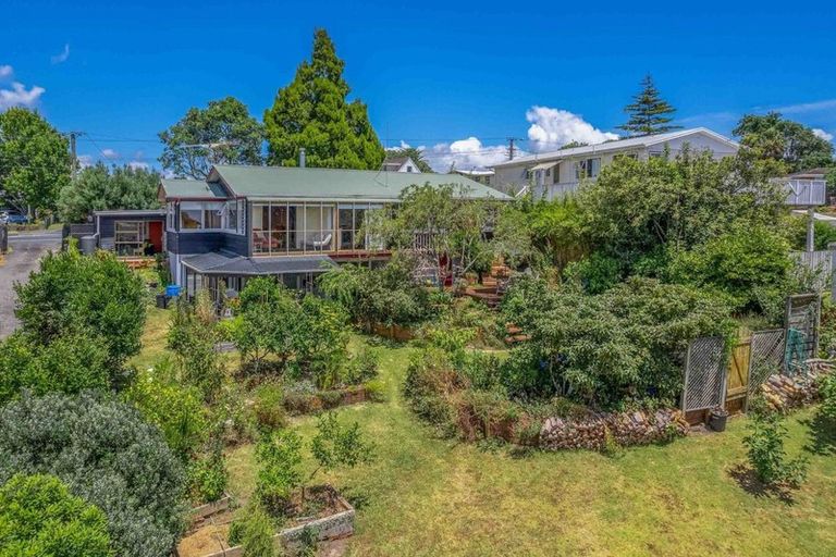 Photo of property in 275 Don Buck Road, Massey, Auckland, 0614