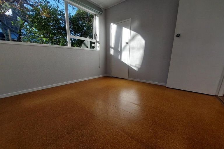 Photo of property in 1/46a Captain Scott Road, Glen Eden, Auckland, 0602