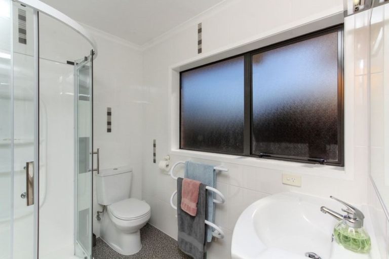 Photo of property in 360 Mangorei Road, Merrilands, New Plymouth, 4312