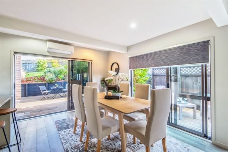 Photo of property in 4/9 Korotaha Terrace, Rothesay Bay, Auckland, 0630