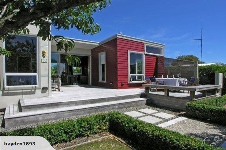 Photo of property in 56 New York Street, Martinborough, 5711