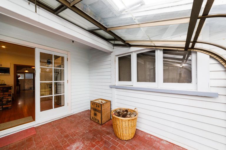 Photo of property in 24 Miro Street, Takaro, Palmerston North, 4410