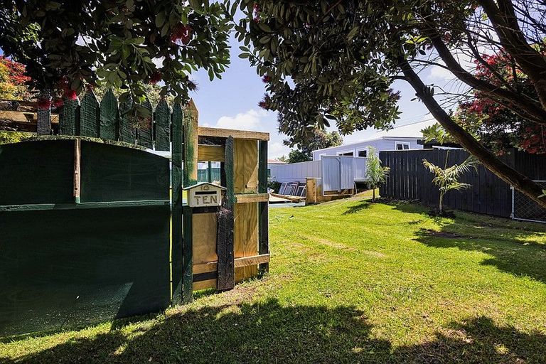 Photo of property in 10 Lincoln Street, Patea, 4520