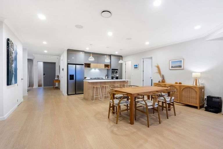 Photo of property in 11 Tawatawa Street, Long Bay, Auckland, 0630