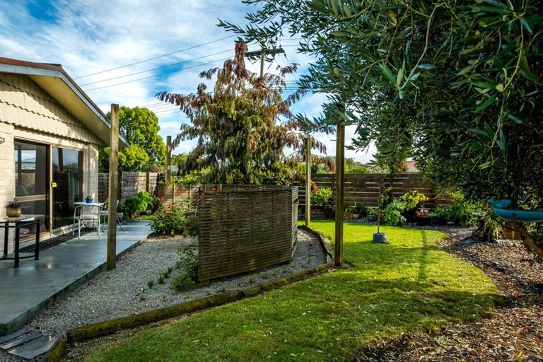 Photo of property in 2 Mason Street, Riverdale, Gisborne, 4010