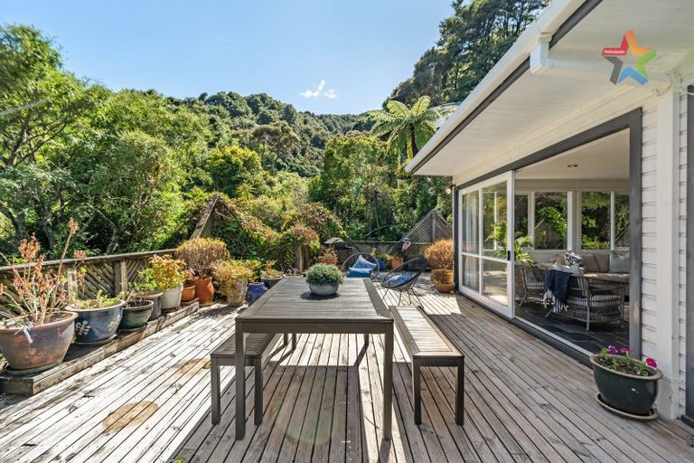 Photo of property in 12 Whiorau Grove, Lowry Bay, Lower Hutt, 5013