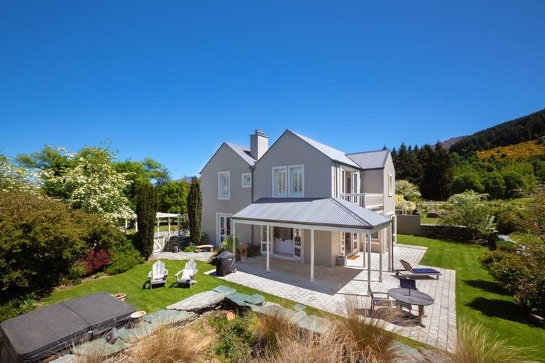 Photo of property in Millbrook Resort, 2 Streamside Lane, Arrowtown, 9371