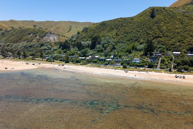 Photo of property in 53 Makorori Beach Road, Makorori, Gisborne, 4073