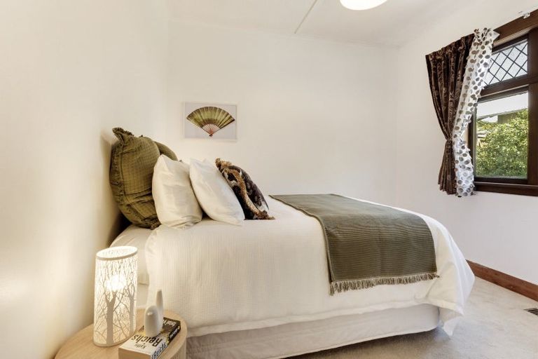 Photo of property in 17 Ranelagh Street, Karori, Wellington, 6012