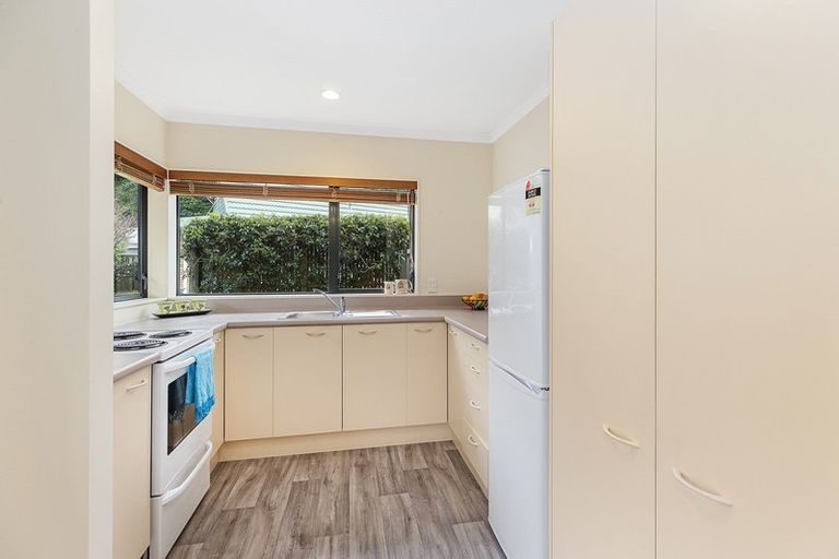 Photo of property in Redwood Village, 42/42 Main Road, Tawa, Wellington, 5028