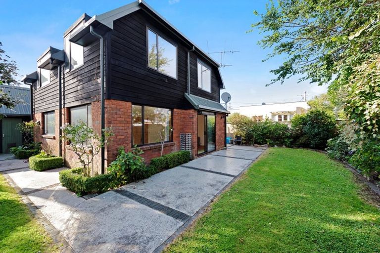 Photo of property in 36a Whites Line West, Woburn, Lower Hutt, 5010