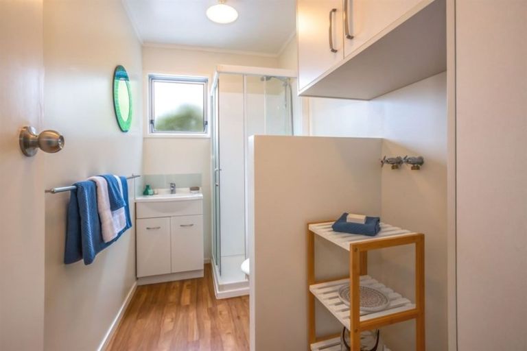 Photo of property in 10a Trevor Terrace, Paremata, Porirua, 5024