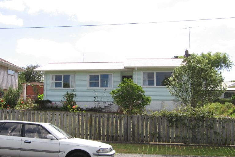 Photo of property in 10 Japonica Drive, Beach Haven, Auckland, 0626