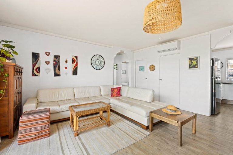 Photo of property in 1/73 Florence Avenue, Orewa, 0931