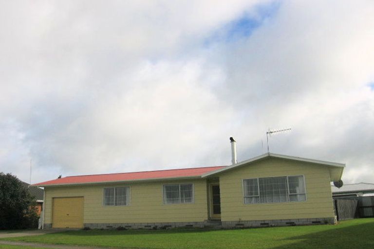 Photo of property in 10 Dalwood Grove, Highbury, Palmerston North, 4412