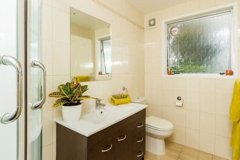 Photo of property in 17 Penning Road, Milford, Auckland, 0620
