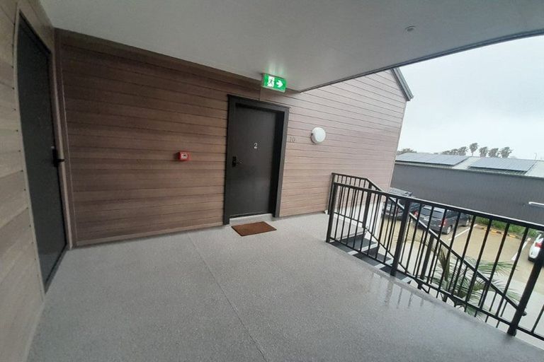 Photo of property in 2/10 Saint Stephens Avenue, Tuakau, 2121