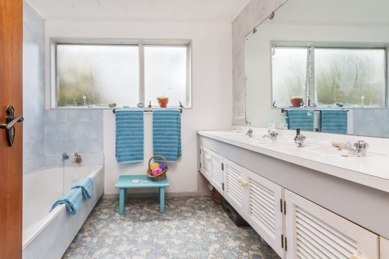 Photo of property in 27 Discovery Drive, Whitby, Porirua, 5024