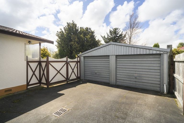 Photo of property in 16 Ashford Avenue, Hokowhitu, Palmerston North, 4410