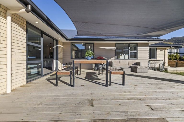 Photo of property in 18 Goddard Way, Sawyers Bay, Port Chalmers, 9023