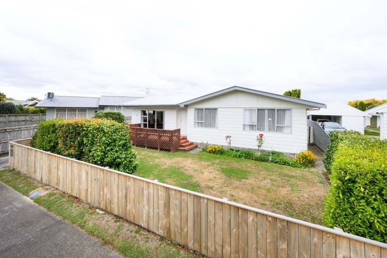 Photo of property in 79 Apollo Parade, Milson, Palmerston North, 4414