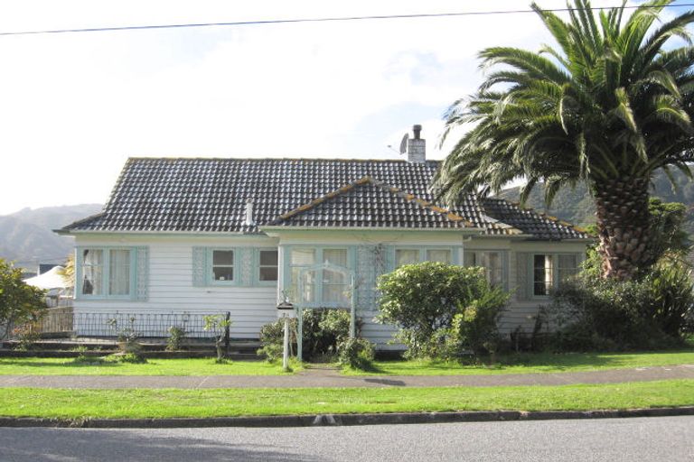 Photo of property in 76 Judd Crescent, Naenae, Lower Hutt, 5011