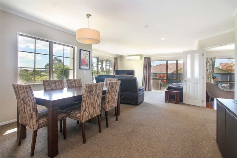 Photo of property in 10 Westminster Gardens, Unsworth Heights, Auckland, 0632