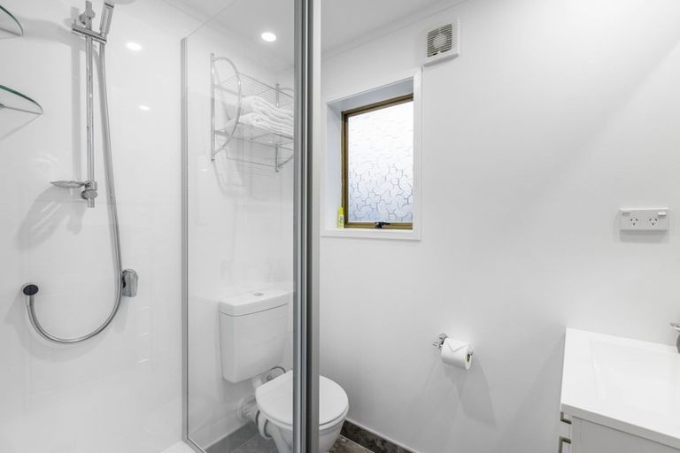 Photo of property in 2 Claude Road, Stanmore Bay, Whangaparaoa, 0932