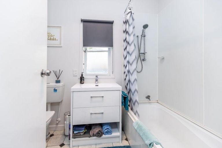 Photo of property in 228 Fox Street, Hamilton East, Hamilton, 3216