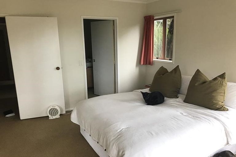 Photo of property in 57 Takahe Road, Titirangi, Auckland, 0604