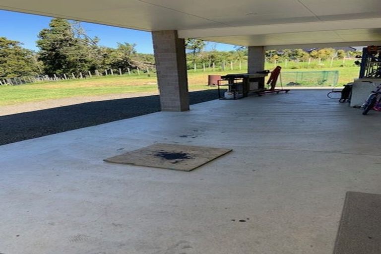 Photo of property in 51-53 Shaw Road, Oratia, Auckland, 0604