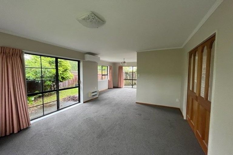 Photo of property in 15 Vincent Street, Waterloo, Lower Hutt, 5011