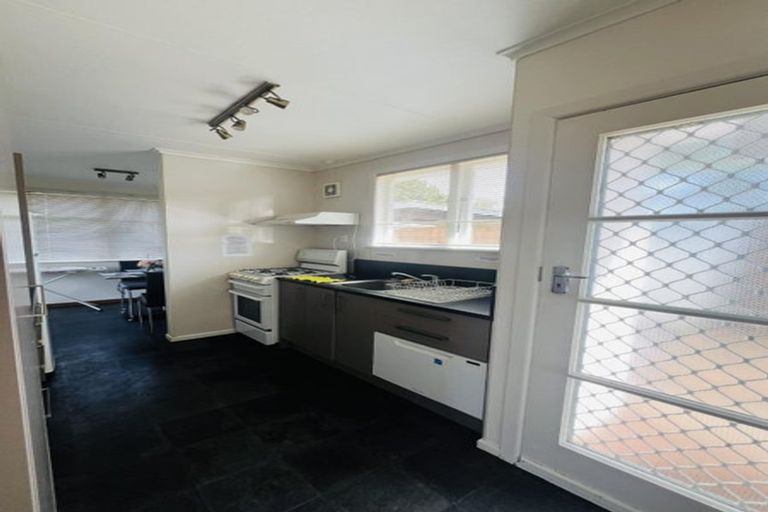 Photo of property in 6 Lewis Place, Highbury, Palmerston North, 4412