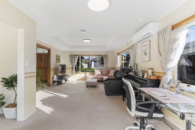 Photo of property in 7 Walter Haddrell Crescent, Flat Bush, Auckland, 2016