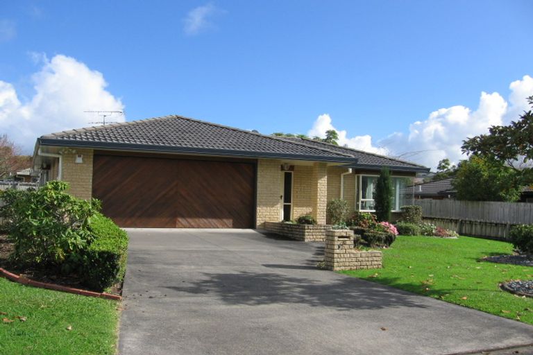 Photo of property in 8 Vanderbilt Parade, Albany, Auckland, 0632