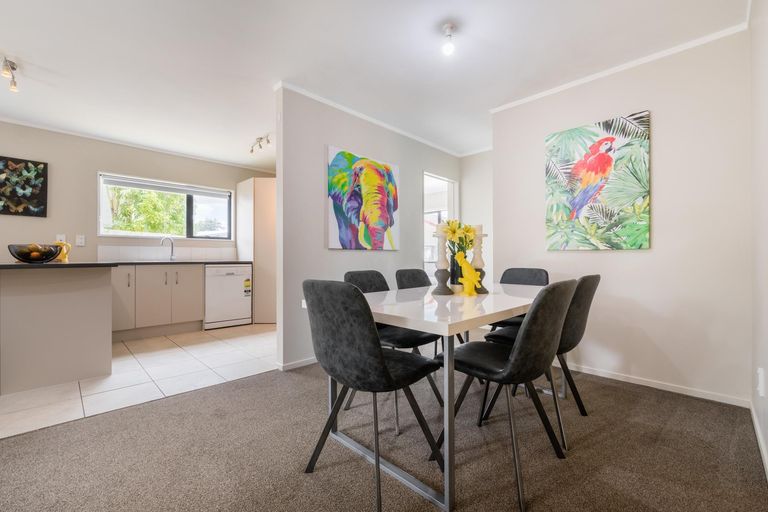 Photo of property in 105a Moire Road, West Harbour, Auckland, 0618