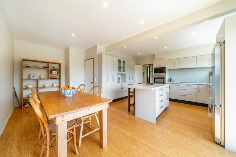 Photo of property in 13 Bayview Road, Paremata, Porirua, 5024