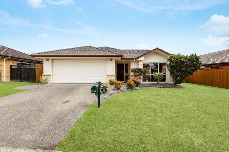 Photo of property in 39 Croftview Road, Wattle Downs, Auckland, 2103