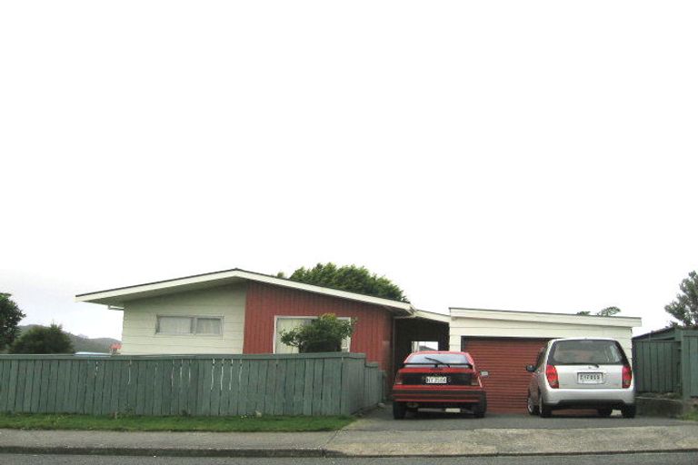 Photo of property in 60 Baylands Drive, Newlands, Wellington, 6037