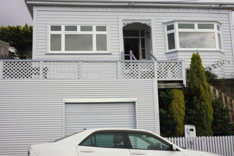 Photo of property in 1 Kenwyn Terrace, Newtown, Wellington, 6021