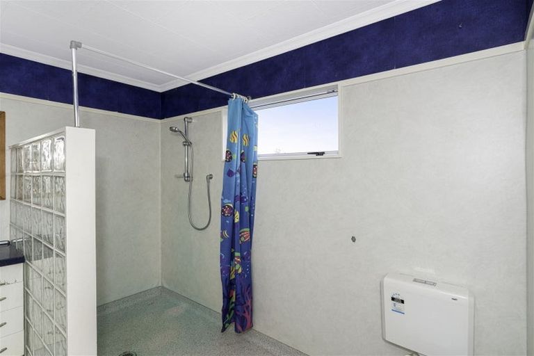 Photo of property in 129 Park Avenue, Waitarere Beach, Levin, 5510