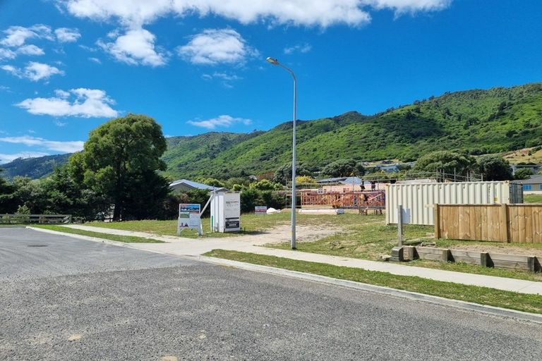Photo of property in 49 Matenga Street, Waikanae, 5036